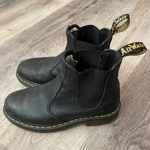 dr martens chelsea boot